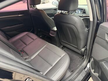 Hyundai: Hyundai Elantra: 1.6 l | 2016 il Sedan — 6