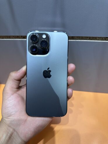 Apple iPhone: IPhone 13 Pro, Б/у, 128 ГБ, Черный, Защитное стекло, Чехол, 88 %