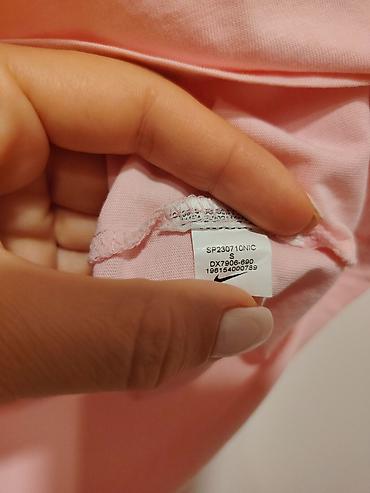Majice kratkih rukava: Nike majica kratkih rukava – roze - Model: klasična T‑shirt silueta - — 9