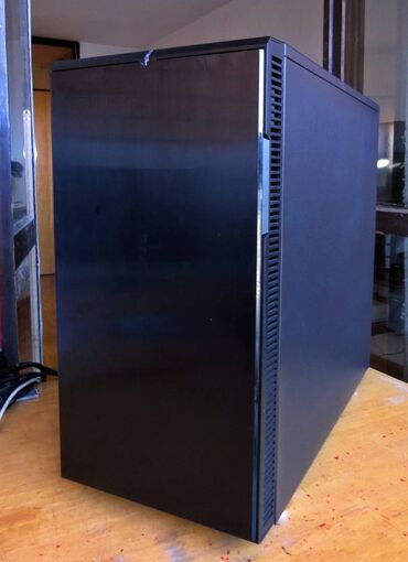 Ostali kompjuterski delovi: Fractal Design Define 4 Black Pearl Sound Proof 12kg Čelika Obloženo — 1