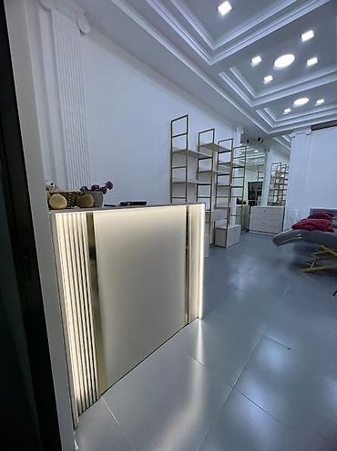 Торговое оборудование: Стойка ресепшн, Материал: Дерево, 115 см * 120 см * 40 см, Новый — 5