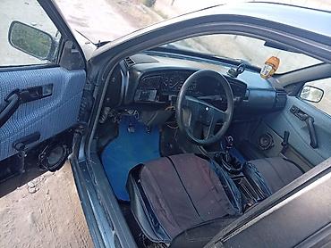 5 vz: Volkswagen Passat: 1990 г., 1.8 л, Механика, Бензин, Универсал — 6