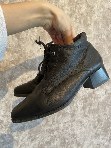 женские зимние замшевые ботинки: Сапоги, 37, цвет - Черный