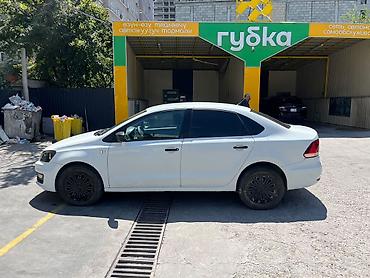spark 2017: Volkswagen Polo: 2016 г., 1.6 л, Механика, Бензин, Седан — 1