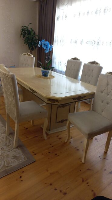 Masa və oturacaq dəstləri: Stol acilmir 6 stulla birlikde satilir 230azn mastaga 6372 Gunel1
