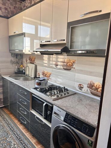 kunc divan metbex ucun: Mebel sifarişlə yığılıb Materyali akril Tecili evden cixmalidir