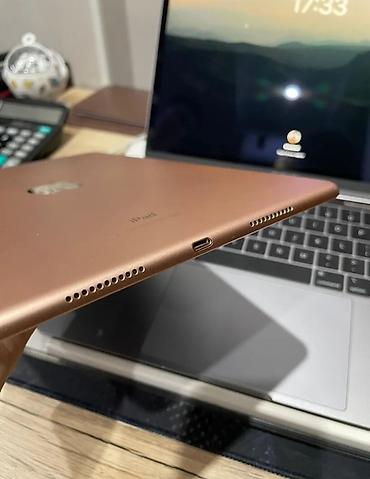 Планшеты: Планшет, Apple, память 64 ГБ, 10" - 11", Wi-Fi, Б/у, Детский цвет - Серебристый — 3