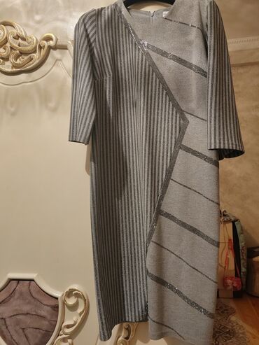 geyinilmiş paltarlar: L (EU 40), цвет - Серый