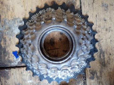 Velosipedin dişli çarxı. Bu freewheel dəsti velosiped ötürücü