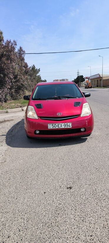 lizinqlə satılan avtomobillər: Toyota Prius: 1.5 l | 2006 il Hetçbek