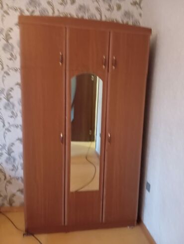 Modullu arabalar: İşlənmiş, Açılan, 3 qapılı Düz dolab, Dolab-asılqan