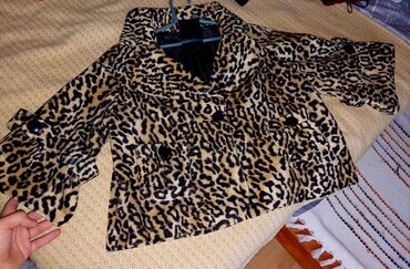 ženske zimske jakne: Bundica tigrasta. Samo skinuta etiketa. Odgovara veličini S i M