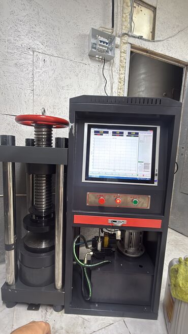 Другое строительное оборудование: Продается испытательный пресс для бетона Автоматизированный Макс — 9