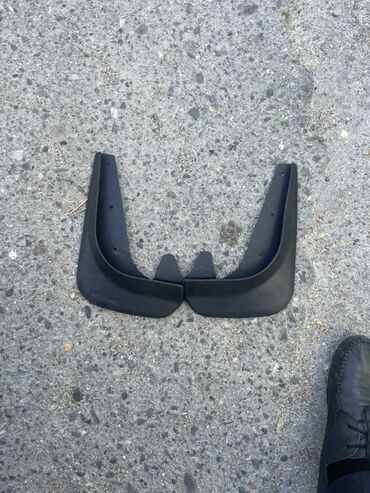Yan və salon güzgüləri: Avtomobil üçün palçıq qoruyucuları (mudflap) – 2 ədəd ön hissə. -
