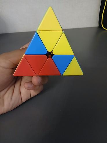 Rubik kubu: Piramid şəkilli rubik (Pyraminx) başgıçı - Forma: üçbucaq/piramida - — 1