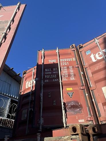Контейнеры: Морские контейнеры 20-футовые и 40-футовые High Cube Описание: - — 9