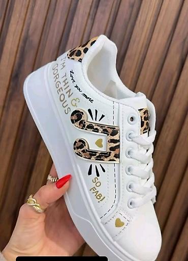 Sandale: Ženska obuća – tri modela 1) Elegantne špic salonke/mule L.Day - — 39