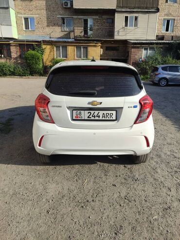 Chevrolet: Chevrolet Spark: 2015 г., 1 л, Автомат, Бензин, Хэтчбэк