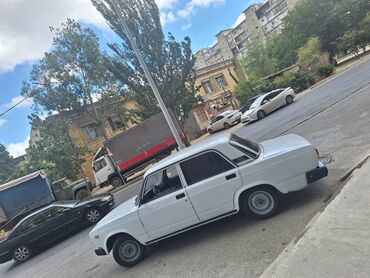 Ferrari: VAZ 2107,pul ehtiyacdir deye satilir. 4 təzə təkər akmilyator teze