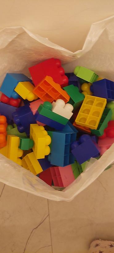 böyük konstruktorlar: Крупные лего, очень много штук, разные цвета. Böyük lego — 2