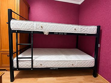 İki mərtəbəli çarpayı – metal karkaslı, möhkəm və stabil konstruksiya