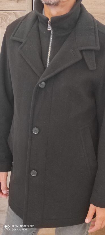 Muška odeća: Original Hugo Boss kaput / jakna od kašmira i vune.   Debeo kaput