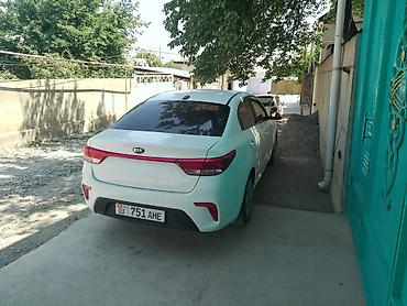 Унаа: Kia Rio: 2017 г., 1.4 л, Кол менен иштөөчү, Бензин, Седан — 2