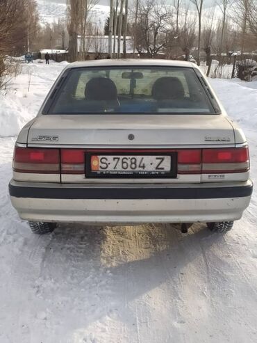 Mazda: Mazda 626: 1988 г., 2 л, Механика, Бензин, Седан