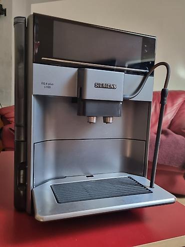 Potpuno očuvan i kompletan ali nažalost neispravan automatski kafe