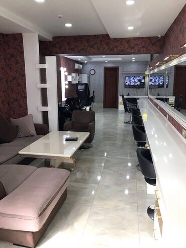 Digər kommersiya daşınmaz əmlakı: Nizami metrosunun yaxınlığında 1-ci mərtəbəsində yerləşən təmirli — 1