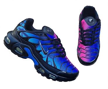 asics 44: Patike sa gradijentnim gornjištem u nijansama plave, ljubičaste i — 1