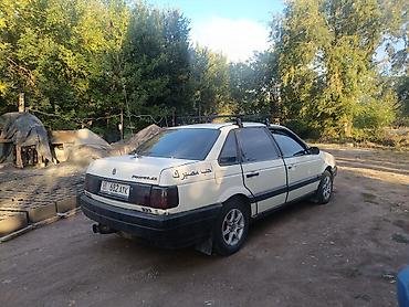 Продажа авто: Volkswagen Passat: 1991 г., 1.8 л, Механика, Бензин, Седан — 2