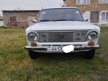 1 dollar: VAZ (LADA) 2101: 1.6 l | 1983 il | 9999999 km Sedan