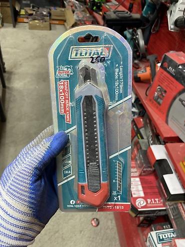 Канцелярский/строительный нож TOTAL THT511815 (Snap-off Blade Knife)
