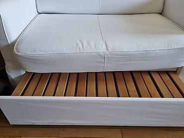 stalak za stvari: Ikea dvosed na rasklapanje (može se napraviti ležaj), sa navlakom od — 3