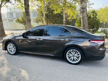 меняю на авто обмен: Toyota Camry: 2020 г., 2.5 л, Типтроник, Бензин, Седан
