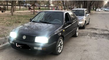 Volkswagen: Volkswagen Vento: 1992 г., 1.8 л, Механика, Бензин, Седан