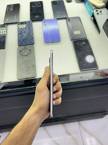 telfon qabi: Infinix Hot 60 Pro+, 256 GB, rəng - Gümüşü, Sensor — 5
