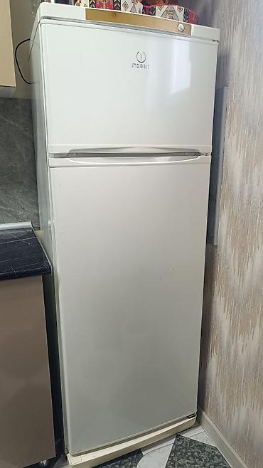 аристон купить в баку: Indesit iki qapılı soyuducu - Rəng: ağ - Üst qapı – dondurucu bölmə — 1