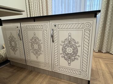 санды: Сандык, Колдонулган, Башка колдонулуш үчүн, Жыгач, Өзү алып кетүү, түсү - Саргыч боз