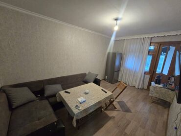 Ofislər: Nəsimi metrosu yaxınlığında 3 otaqlı, tam əşyalı mənzil icarəyə