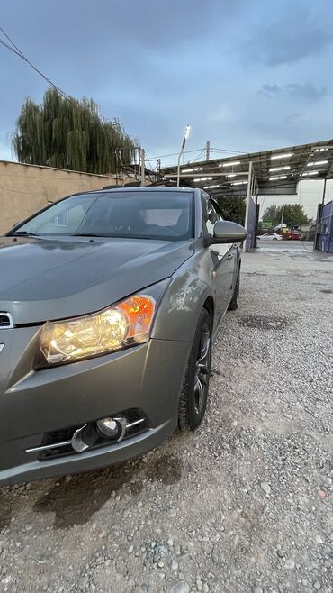 Chevrolet: Chevrolet Cruze: 2010 г., 1.8 л, Автомат, Бензин, Седан