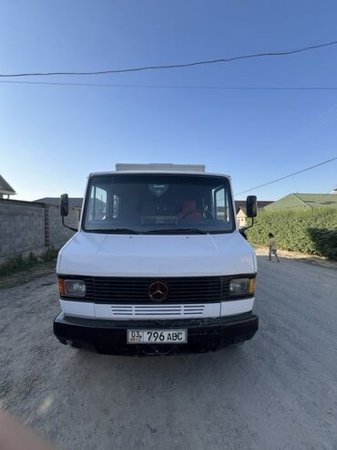 фургон мерседес: Жеңил жүк ташуучу унаа