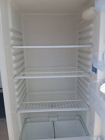 калонка сатылат: Холодильник Indesit, двухкамерный, верхняя морозильная камера