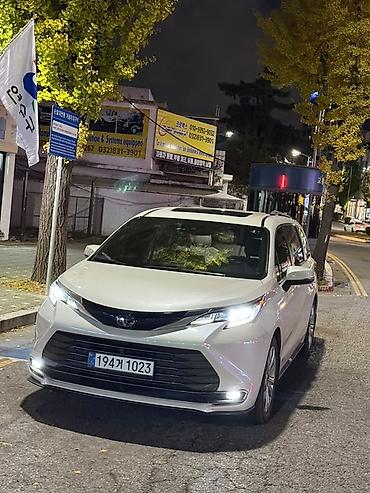 микроавтобус гибрид: Toyota Sienna: 2021 г., Гибрид, Минивэн — 3