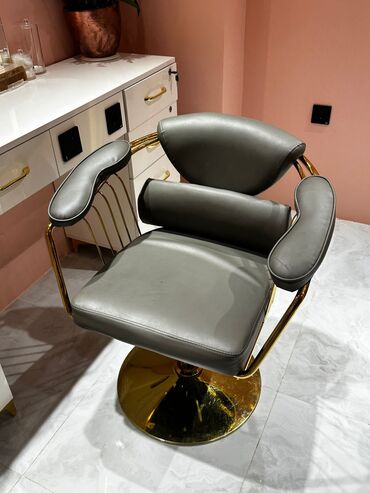 Salon, tibbi kreslolar: Salon kreslosu satilir 270azn. 1 ay islenib. Unvan Y.Yasamal m 6477 lalafo.az -da Salon, tibbi kreslolar: Salon kreslosu satilir 270azn. 1 ay islenib. Unvan Y.Yasamal m 6477