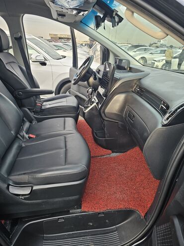 Hyundai: Hyundai Staria: 2022 г., 2.2 л, Типтроник, Дизель, Минивэн — 16