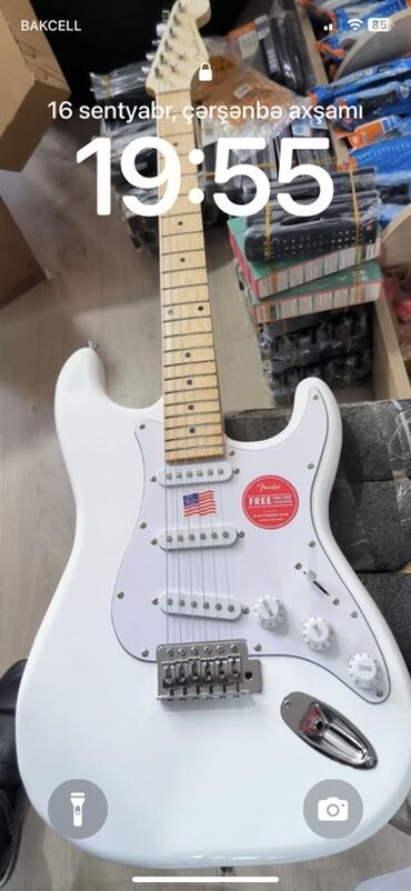 Səs avadanlığı: Elektron gitara, Fender, 6 sim, Yeni, Ünvandan götürmə