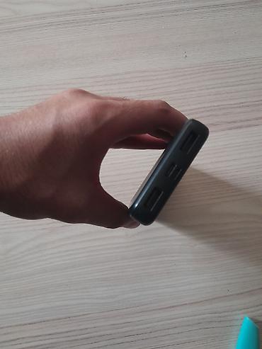 Powerbanklar: Portativ enerji bankı (power bank), 10000 map qara rəngdə, kompakt — 2