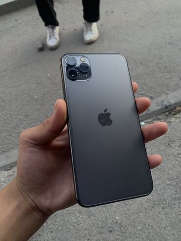 Apple iPhone: IPhone 11 Pro Max, Б/у, 64 ГБ, Black Titanium, 71 %